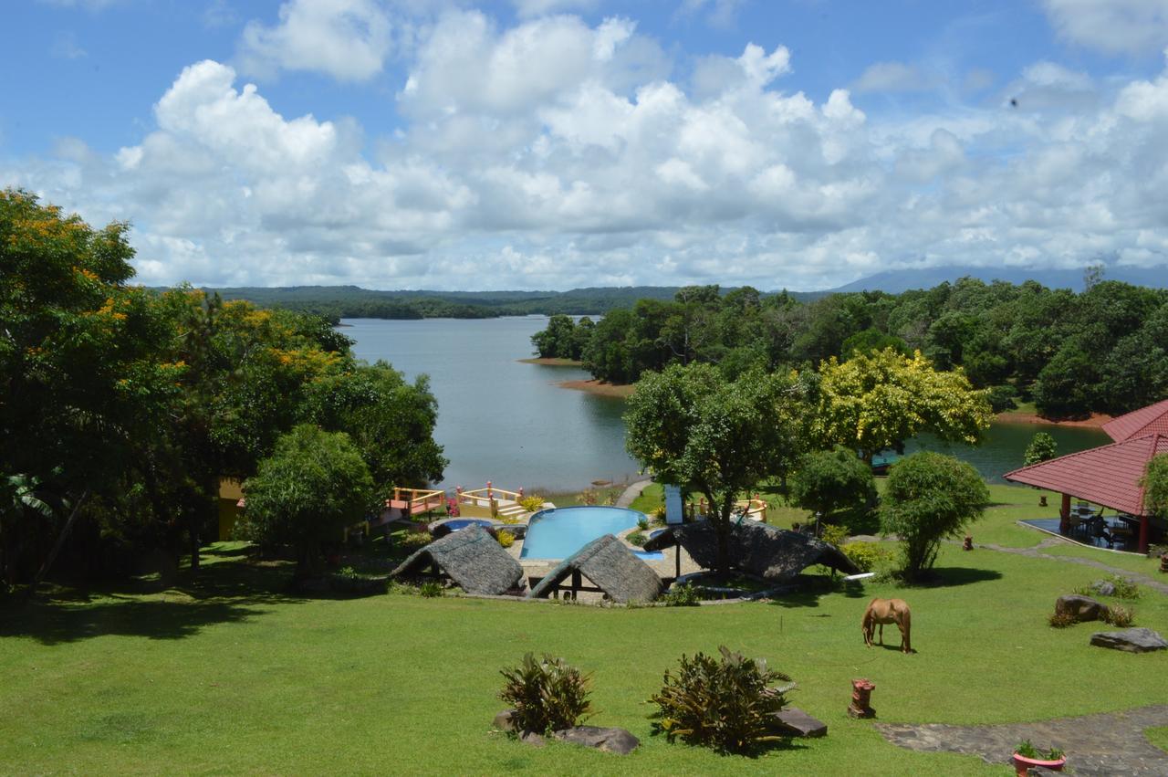 Porta Verde Resort Villas Caliraya Dolores  Eksteriør billede