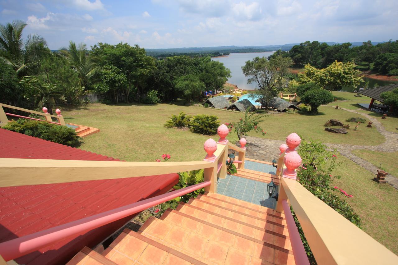 Porta Verde Resort Villas Caliraya Dolores  Eksteriør billede
